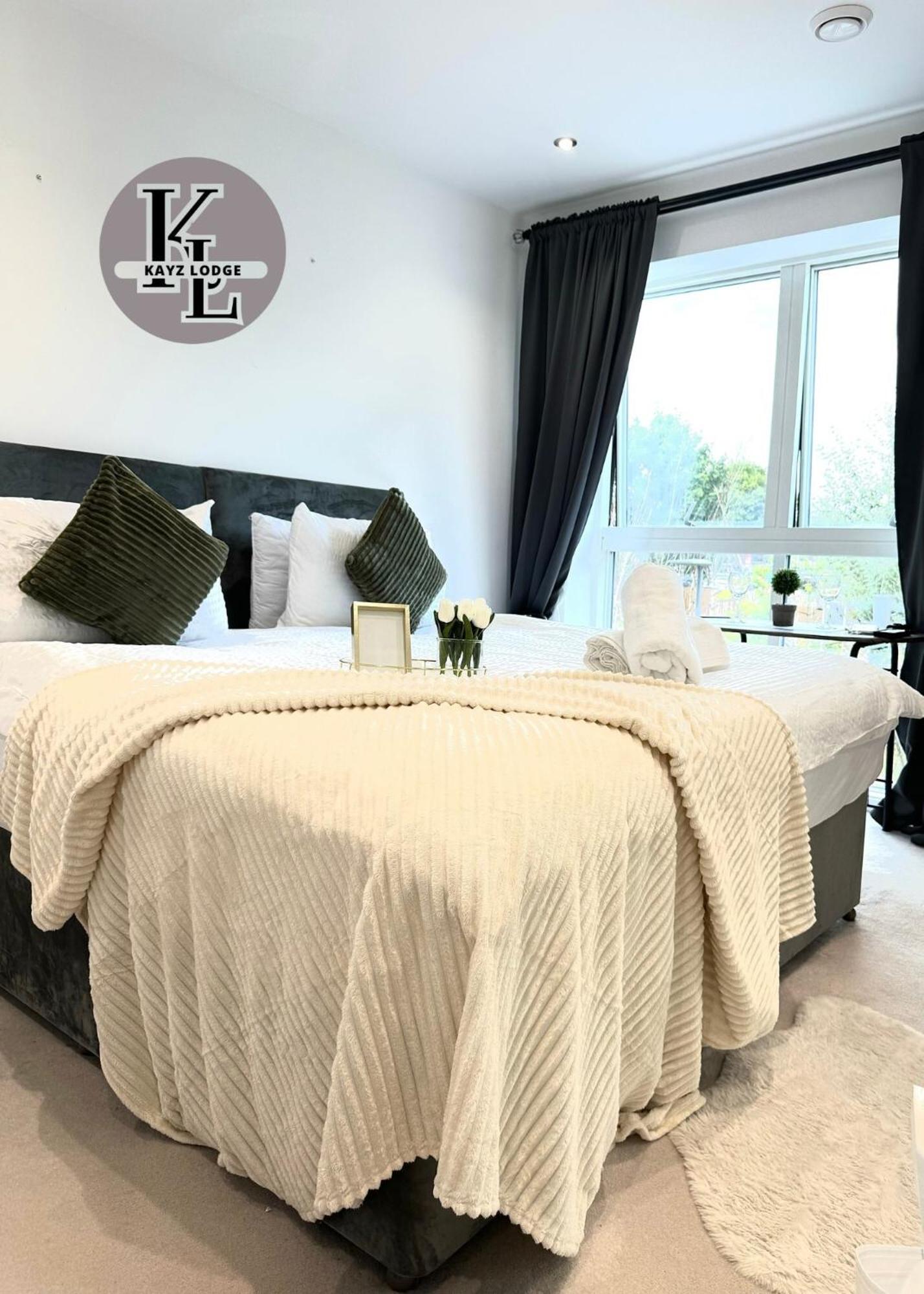 Kayz Lodge- Luxury Ensuite-Private & Shared Accommodation In A New House At The Olympic Village Overlooking Stratford Westfield And Tube Station Londra Dış mekan fotoğraf