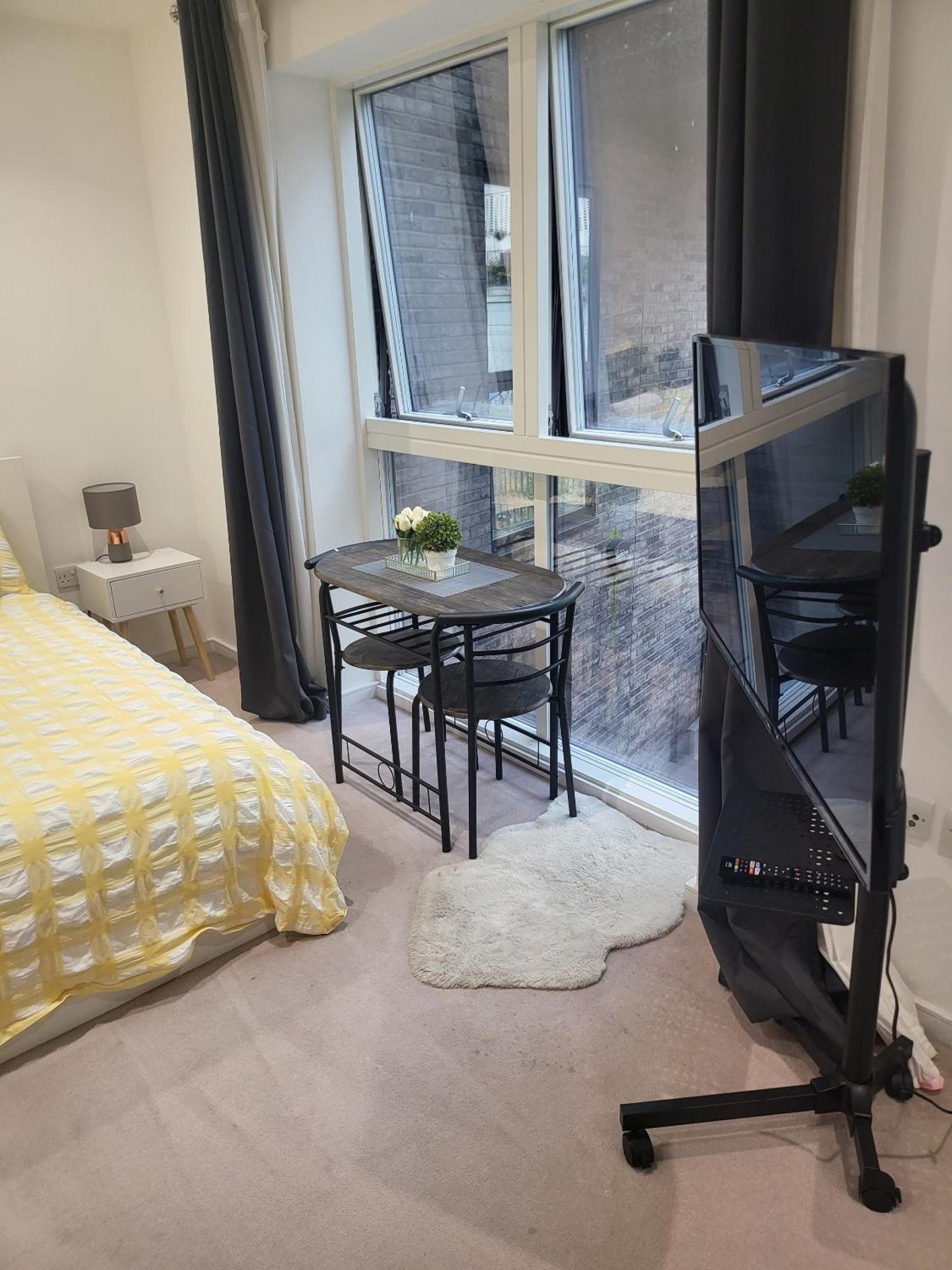 Kayz Lodge- Luxury Ensuite-Private & Shared Accommodation In A New House At The Olympic Village Overlooking Stratford Westfield And Tube Station Londra Dış mekan fotoğraf