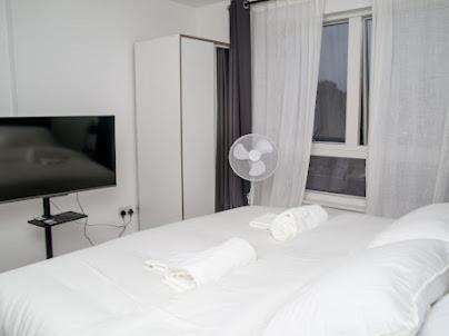 Kayz Lodge- Luxury Ensuite-Private & Shared Accommodation In A New House At The Olympic Village Overlooking Stratford Westfield And Tube Station Londra Oda fotoğraf