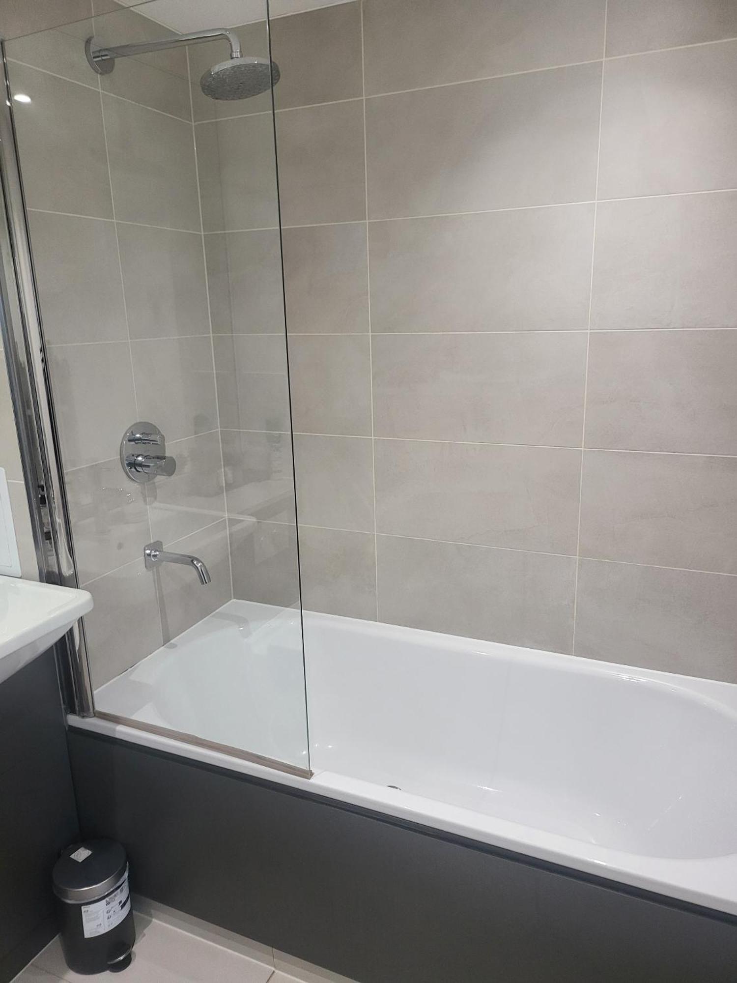 Kayz Lodge- Luxury Ensuite-Private & Shared Accommodation In A New House At The Olympic Village Overlooking Stratford Westfield And Tube Station Londra Oda fotoğraf