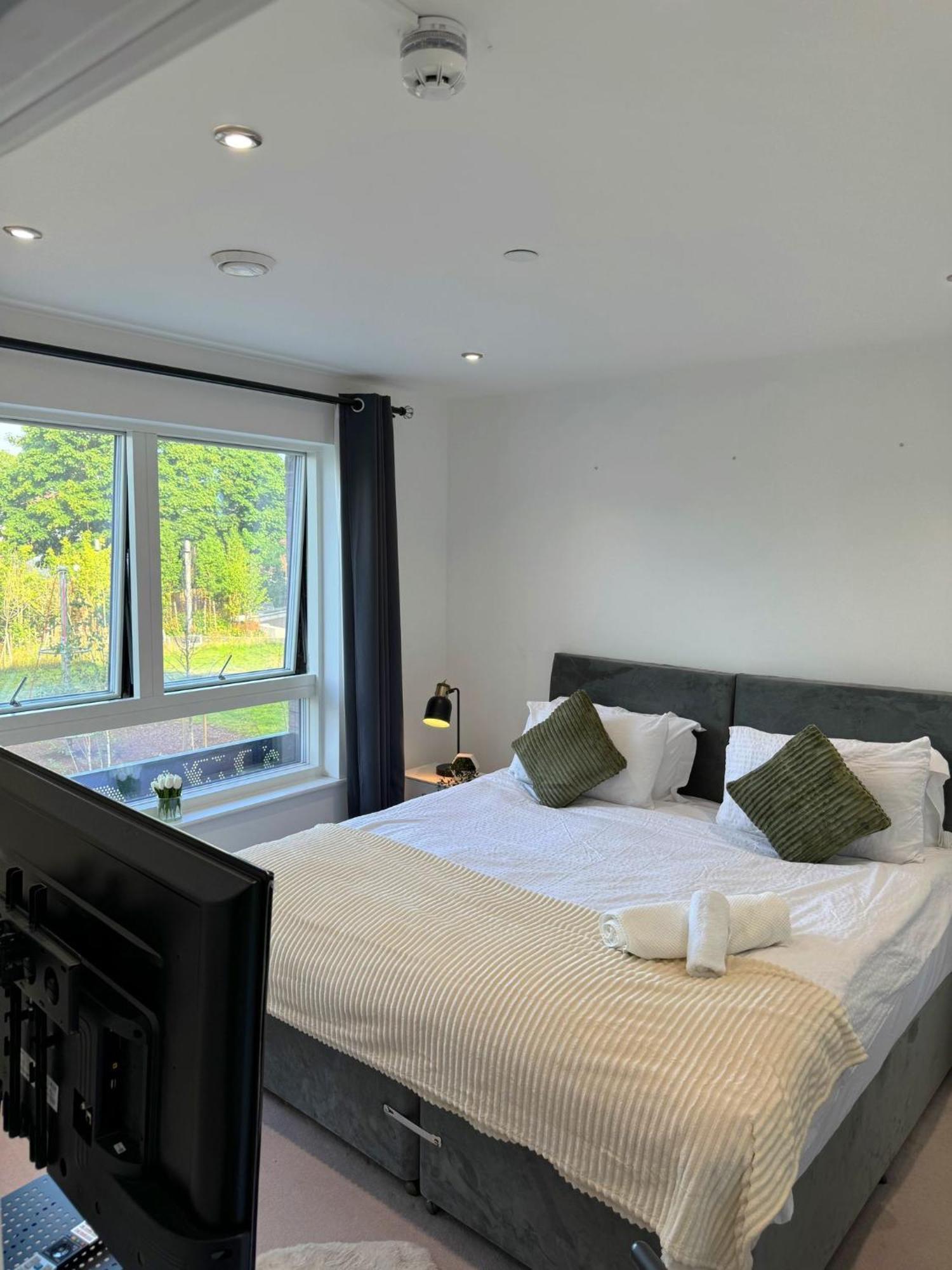 Kayz Lodge- Luxury Ensuite-Private & Shared Accommodation In A New House At The Olympic Village Overlooking Stratford Westfield And Tube Station Londra Dış mekan fotoğraf