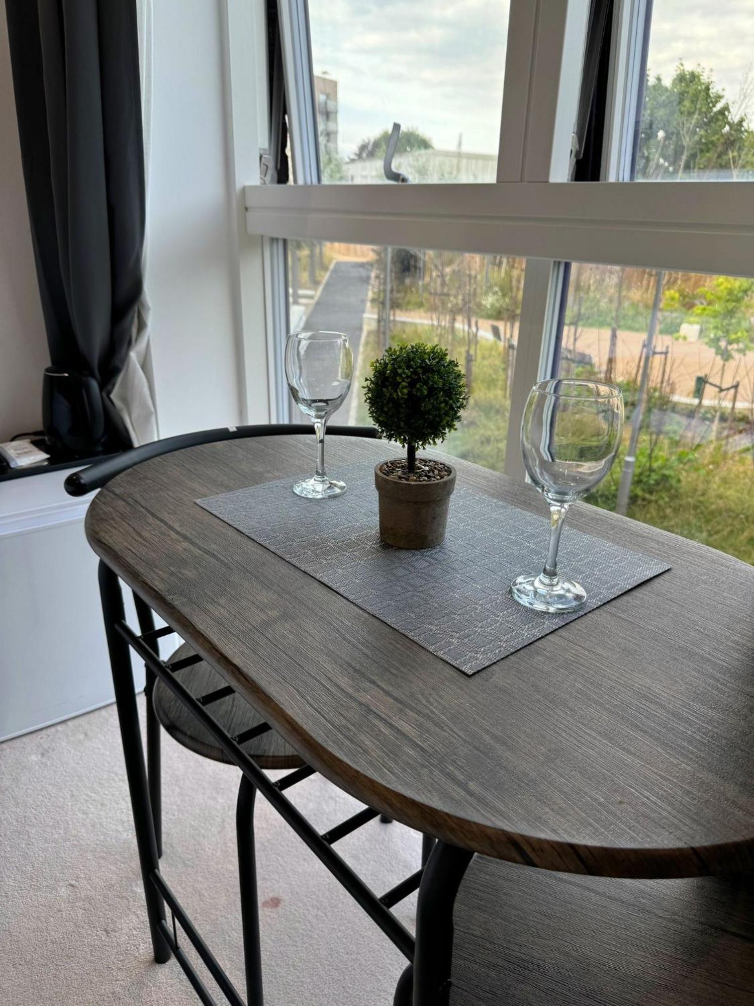 Kayz Lodge- Luxury Ensuite-Private & Shared Accommodation In A New House At The Olympic Village Overlooking Stratford Westfield And Tube Station Londra Dış mekan fotoğraf